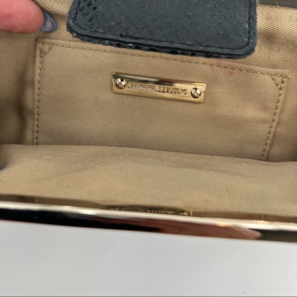 90’S Banana Republic small shinny purse - Picture 4 of 4